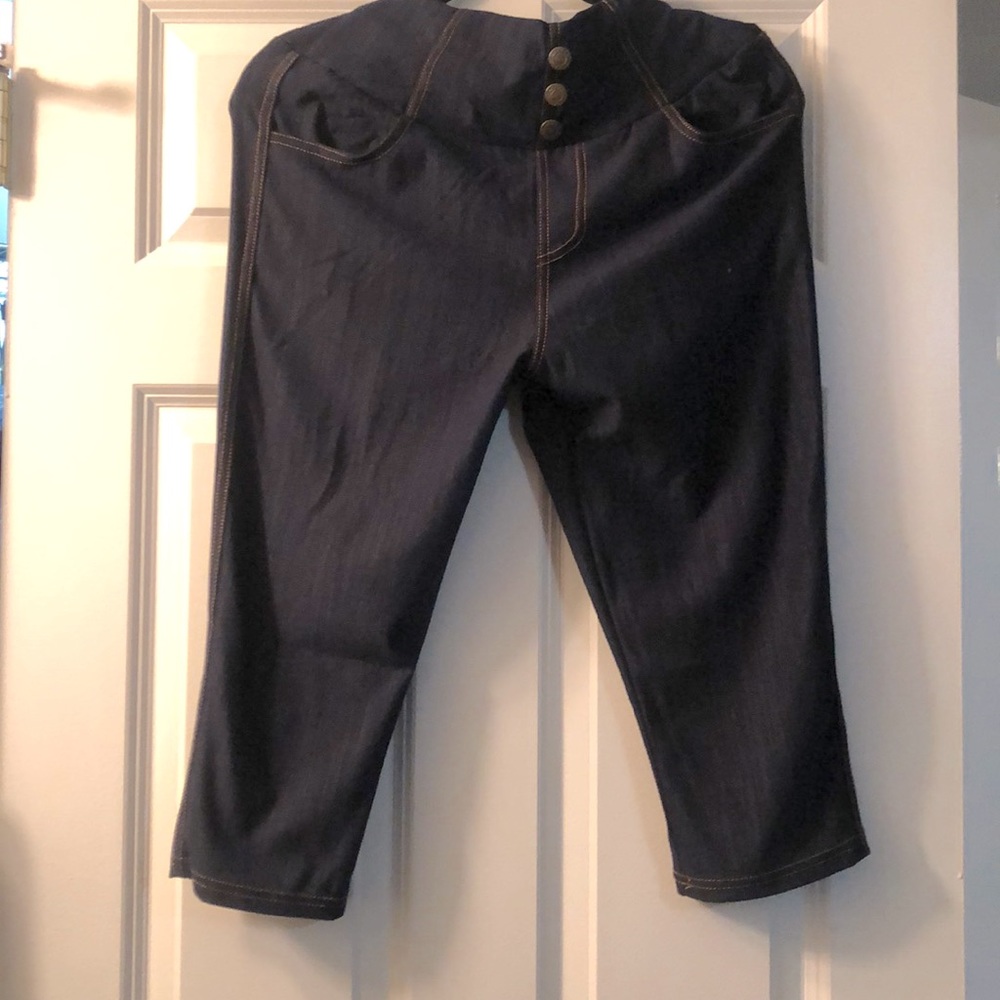 Capri pants